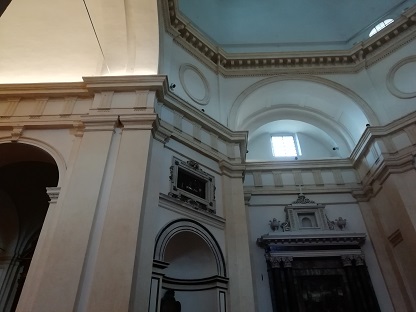 Assisi - katedrála svatého Rufina - interiér